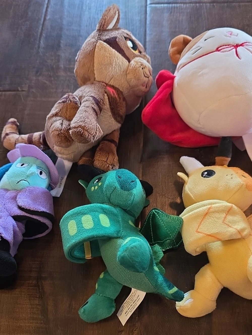 Plush Bundle Including Labubu - Picture 3 of 3